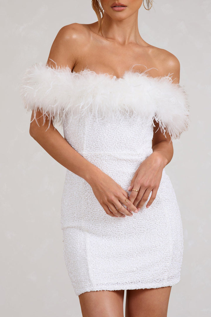 Modeva | Robe à pailettes avec plumes